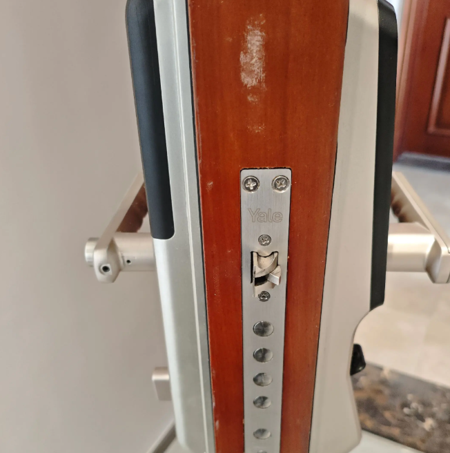 執手與推拉電子鎖